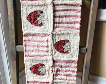 Primitive Strawberry Table Runner, Rustic Summer Farmhouse Table Decor, Centerpiece, Seasonal, Rag-quilted Table Runner, Vintage look, Fruit