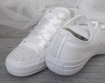 Personalisierte weiße Perle Hochzeit Braut Sneakers, Brautschuhe Sneakers, Hochzeitsschuhe, Brautschuhe