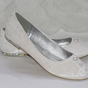 Custom Bridal Lace And Pearl Flat Shoes, Wedding Flats for Bride.