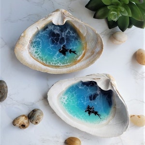 Shark Ocean Resin Shell Ring Dish Hand Drawn Trinket Shark Dish Waves Beach Epoxy Handmade Unique Gift Idea Beach Lover Home Decor Top Gifts