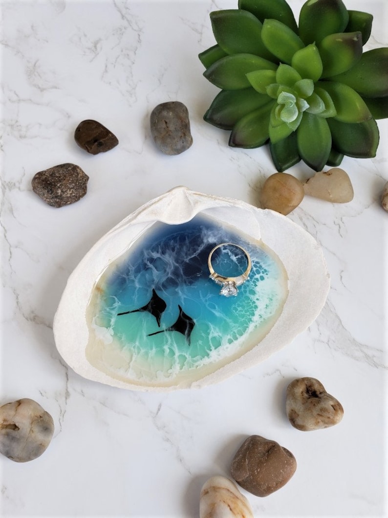 Hand Drawn Turtle or Stingray Ocean Resin Shell Ring Dish - Etsy