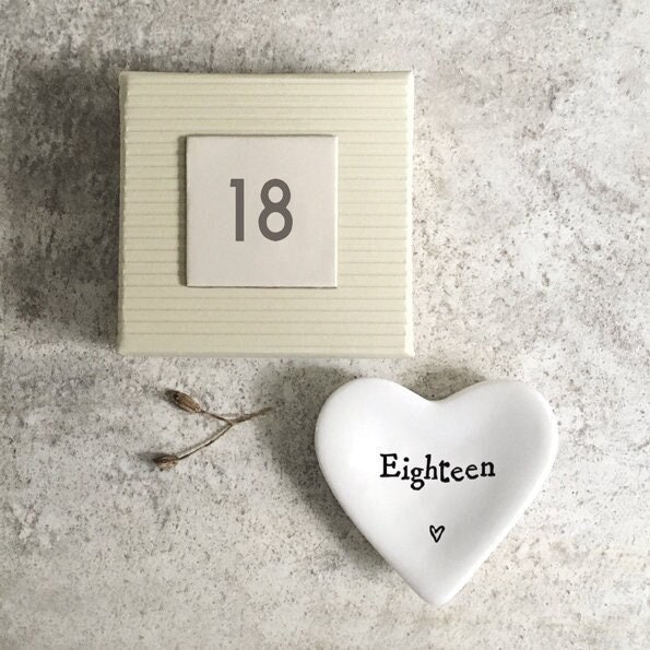 Mini plat coeur 18e anniversaire en porcelaine, cadeau d'anniversaire bague 18e anniversaire, souvenir 18e anniversaire, cadeau en porcelaine de l'Est de l'Inde, 18 ans aujourd'hui