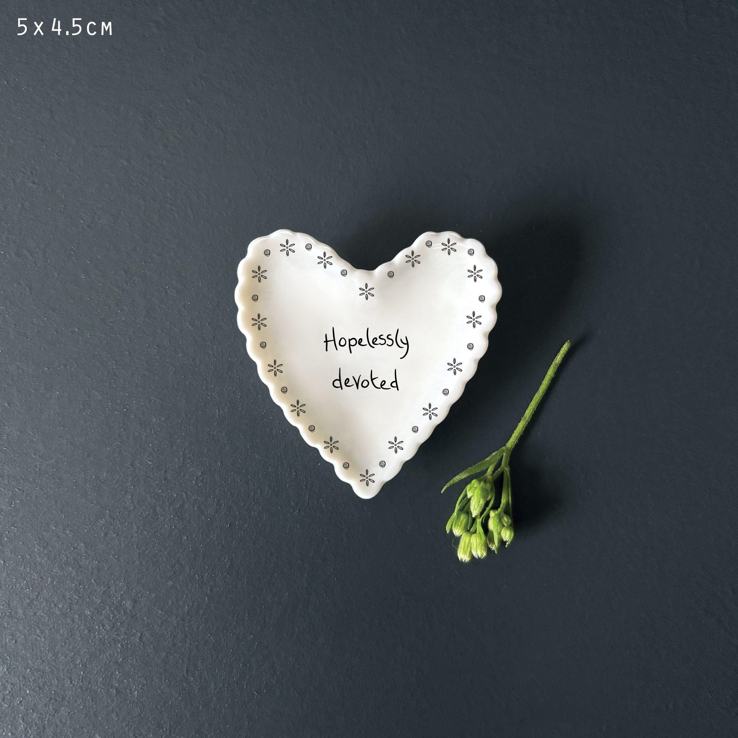 East of India Small Scallop Heart Dish – Hopelessly Devoted, Gift