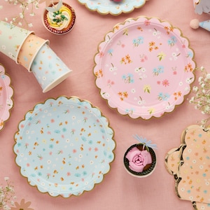 Floral Tea Party Paper Plates x 8, tea party plates, floral birthday party supplies, garden party plates, floral birthday party supplies