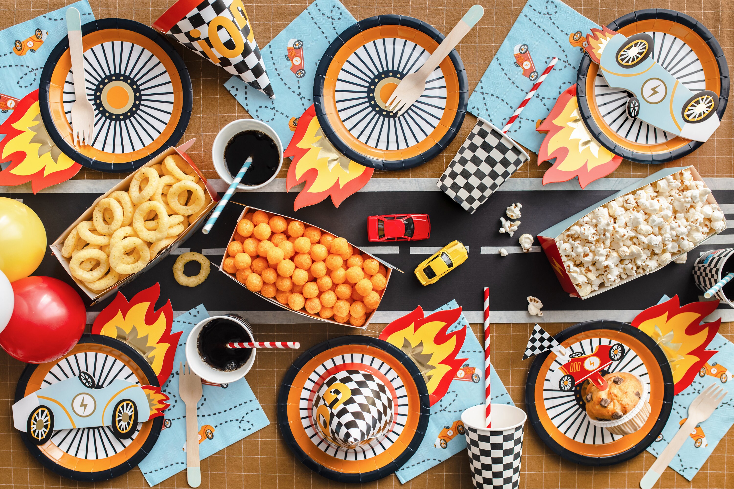 Racing Track Table Runner (5m), Race Car Birthday Party Supplies ...