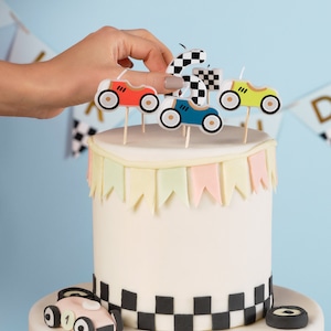 レーシングカー バースデーキャンドル (5個パック)、パーティーデコレーション、レーシングバースデーパーティーキャンドル、レーシングカーパーティー用品