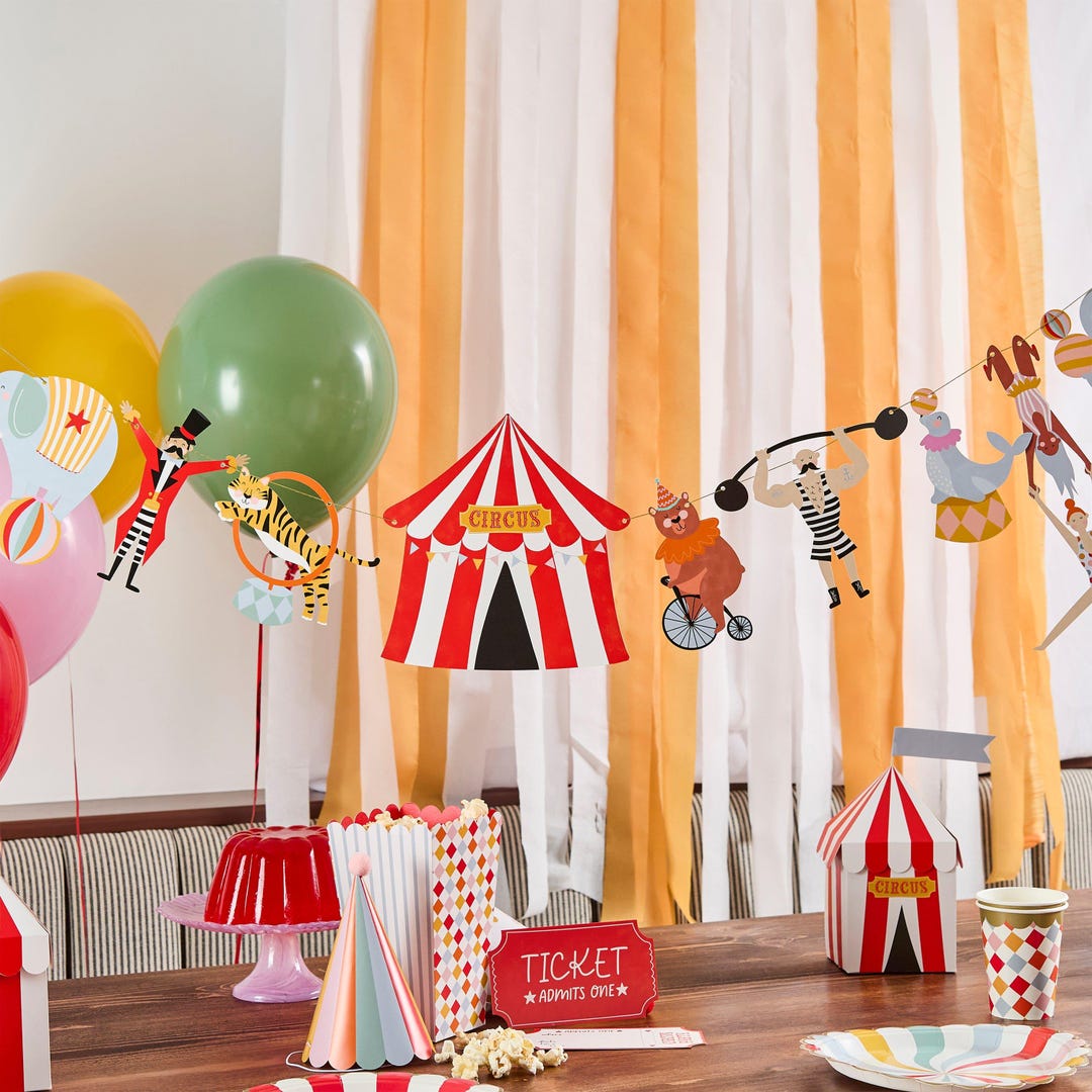 Uitnodiging verjaardag circus thema met beer