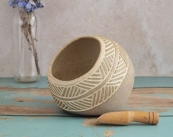 Pottery salt cellar & wood spoon, Ceramic salt keeper, Stoneware Salt Container, Unique Kitchen Gift, Handmade Salt Keeper