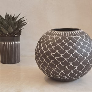 Large Succulent planter pot, White and Black Ceramic Planter, Modern Ceramic Planter, White and black indoor planter image 4