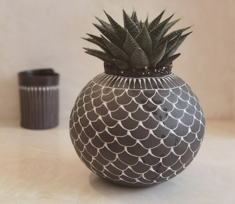 Large Succulent planter pot, White and Black Ceramic Planter, Modern Ceramic Planter, White and black indoor planter image 9