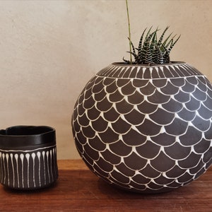 Large Succulent planter pot, White and Black Ceramic Planter, Modern Ceramic Planter, White and black indoor planter image 2