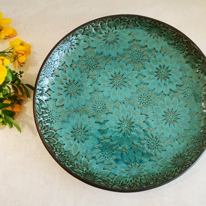 Juego de 2 platos de cerámica turquesa / Platos turquesas con patrón de decoraciones florales