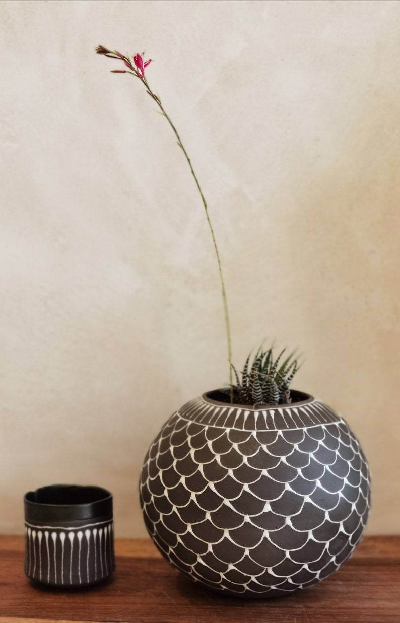 Large Succulent planter pot, White and Black Ceramic Planter, Modern Ceramic Planter, White and black indoor planter image 3