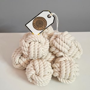 Conjunto de 10 nós de punho de macaco - nós decorativos de corda de algodão branco para decoração de casa