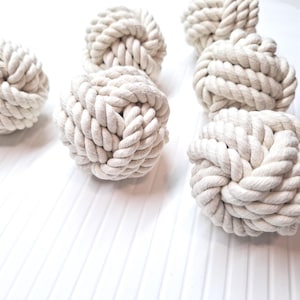 Conjunto de 6 nós de punho de macaco - corda de algodão branca - nós decorativos para decoração de casa