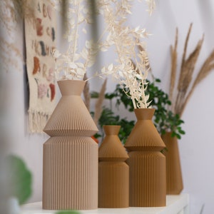 Vase UKKU pour fleurs séchées Décoration intérieure écologique à partir de bois recyclé Vase sans danger pour bébés et animaux de compagnie Design minimaliste Cadeau pour elle ou lui image 3