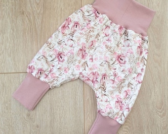 Pumphose Baby, Babyhose mit Halstuch in Gr. 50/56, 62/68, 74/80, 86/92, 98/104, 110/116, 122, Blumen, rosa, Mädchen