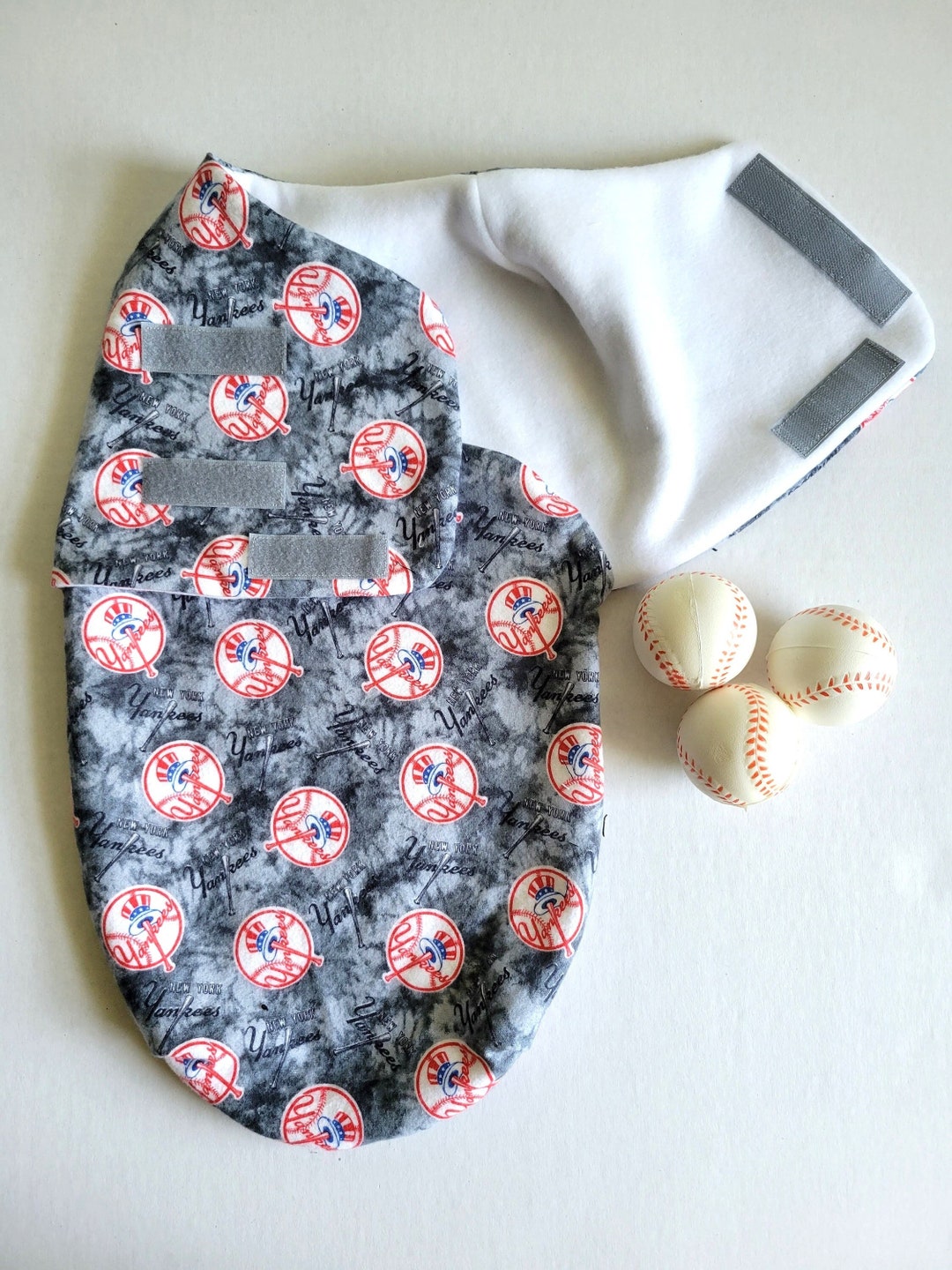 New York Yankees Baby Burp Cloth 10x17 – Sports Fan Merch