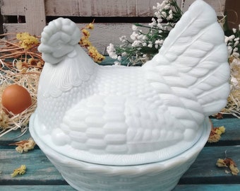 Hen on the Nest Large Size 9&quot; Vintage Milk Glass Mid Century Bluish Opaline Lidded Dish 21 cm