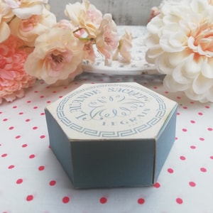 Rare Legrain Paris Design Powder Hexagonal Carton Box <Petit trésor> Poudre de Lavande Parfumée, vintage 30's Collectible, France