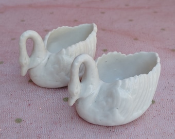 Bardzo rzadka para miniaturowych porcelanowych łabędzi ~ antyczne ręcznie robione figurki