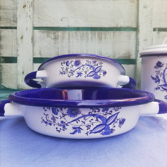 Vintage Enamel Cookware Set, 3 Matching Pieces White & Blue Onion Pattern,  a Pot With Lid and Two Enameled Saucepans 