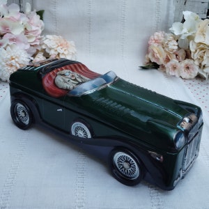 Boîte en fer blanc à collectionner en forme de vieille voiture de sport vintage, contenant à biscuits au chocolat