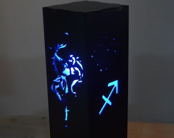 Lámpara del zodiaco Sagitario: Luz nocturna RGB de madera cortada con láser