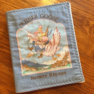 Vintage Mother Goose Cloth Book: Nursery Rhymes Baby Book