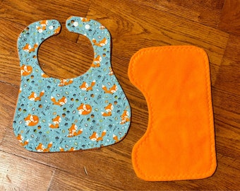 Fox bib and burp cloth set, fox baby bib, fox burp cloth, foxy baby gift, bib and burp cloth, fox themed baby shower, fox toddler bib