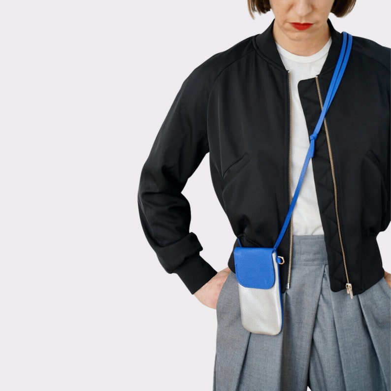 echt Leder Handy Tasche mit Geld und Kartenfach, Blau und Silber Leder Handytasche, MiniTasche mit Geldbeutel, clevere Ausgehtasche kompakt, minimalistisches Design, Crossbody Phone bag, genuine leather phone bag