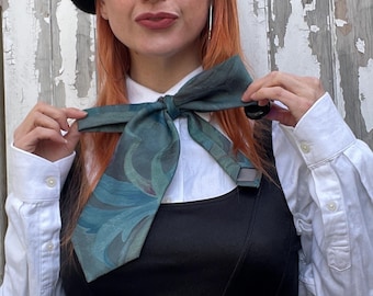 Bonita corbata unisex plateada con estampado floral verde vintage de los años 90