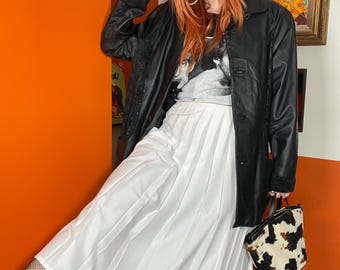 Falda midi plisada blanca lisa estilo vintage de los 90, ideal para primavera y verano.