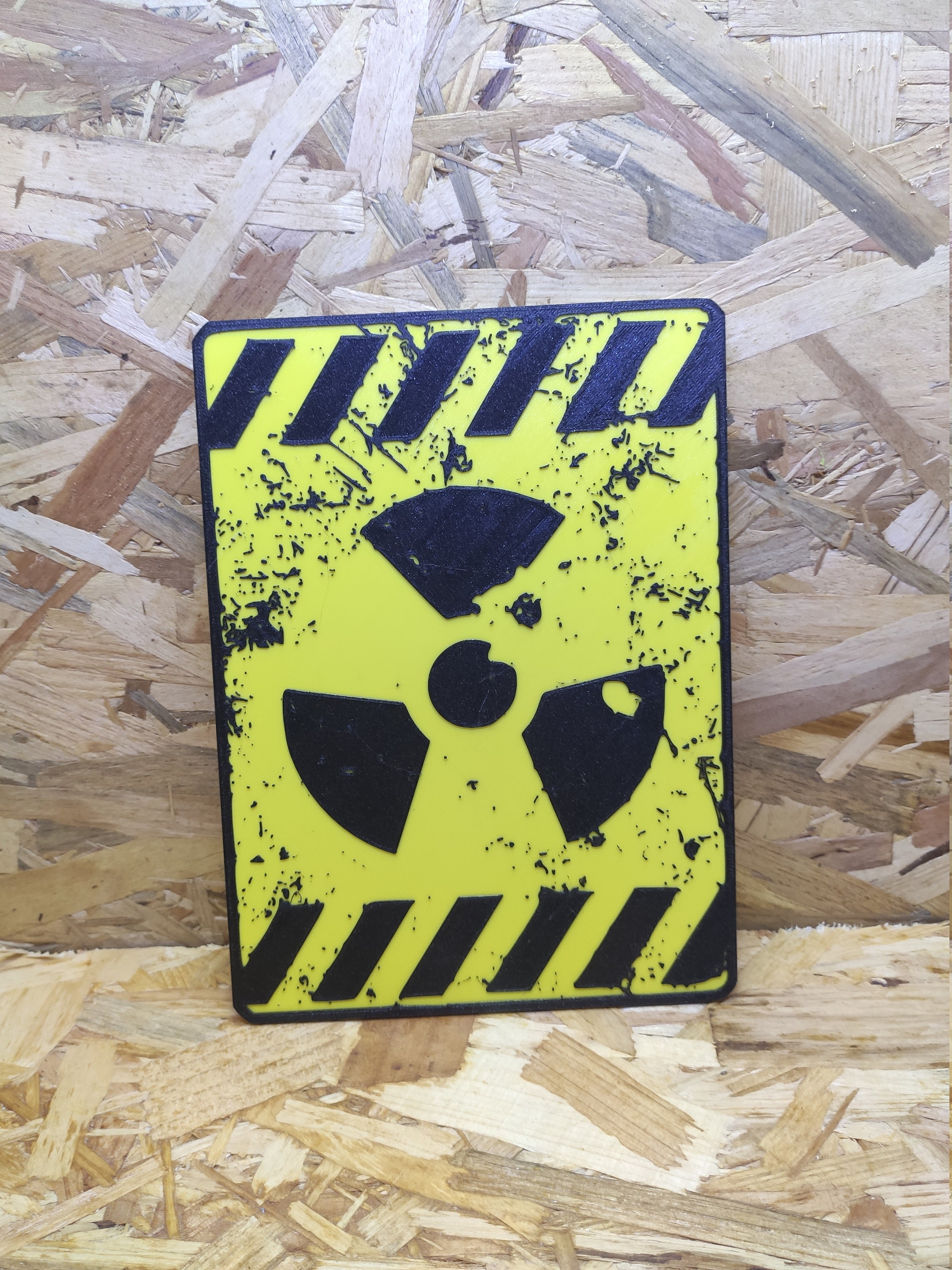 Plaque ?llogo Radioactif Jaune & Noir