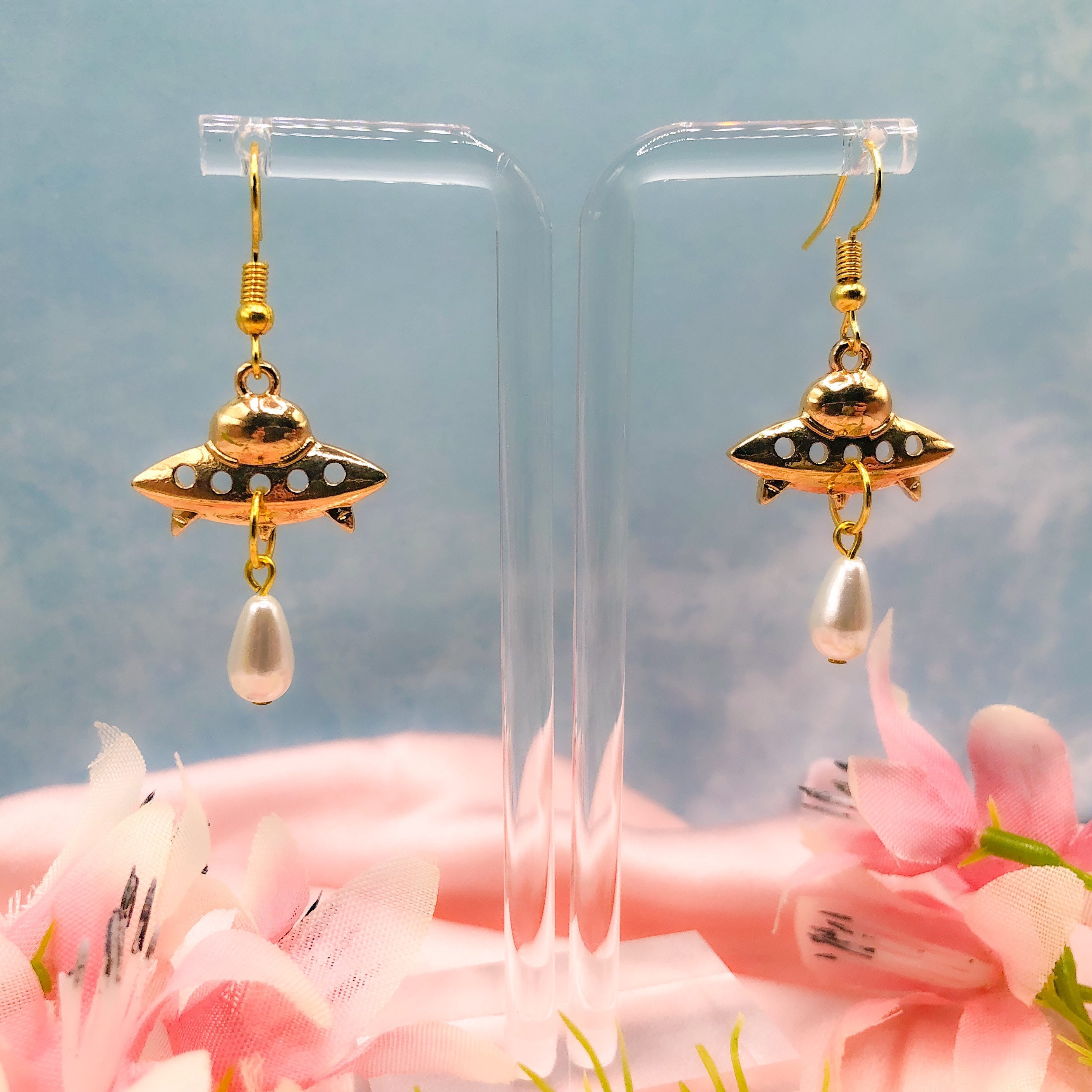 UFO Flying Saucer Spaceship Pearl Drop Earrings // Gold Plated Etsy