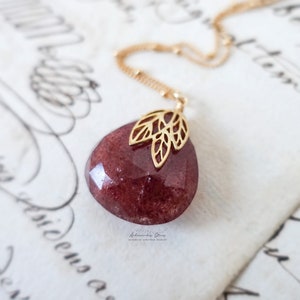 Strawberry Quartz Necklace, Lepidocrocite Pendant Necklace, Gold Filled Necklace, Big Gemstone Jewelry, Red Quartz, Leaf Design, Nature