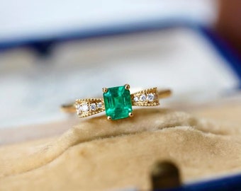 Diamond Emerald Ring/ 18k Solid Yellow Gold/Danity Charm Ring/Gift for her/Mother's day/Annivesary gift/Elegant Ring