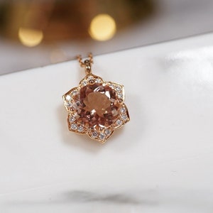 Morganite necklace Morganite pendant rose gold 18K, sapphire necklace, peach morganite necklace, pink floral pendant halo diamond pendant