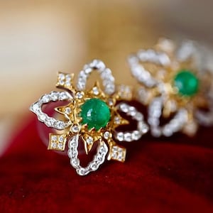 Diamond Emerald Earrings/ 18k Solid Gold/Danity Stud/Vintage Earrings/Gift for her/Mother&#39;s day/Annivesary gift/Vintage Buccellati style