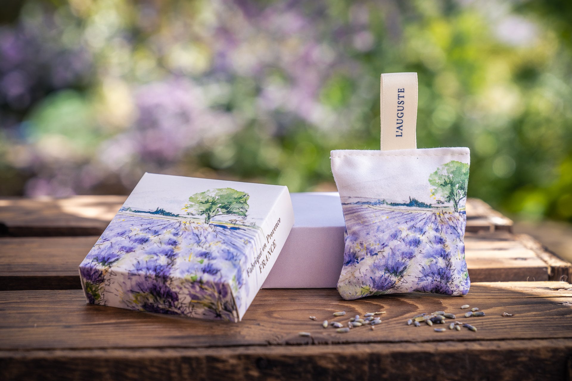 Coffret Carré et Sachet de Lavande Assorti