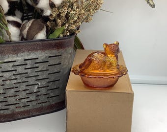 Mosser Glass USA Bursztynowa kura na gnieździe Mini Solniczka Mini Cat