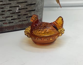 Mini poulet ambré poule sur nid de cave au sel Mosser Glass
