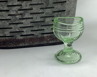 Vintage Green Vaseline Glass Eye Wash Cup: Ribbed Uranium Style