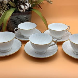 Beautiful Set 5 Tuscan Fine English Bone China Gold Trim Coffee Tea Cup & Saucers Royal Tuscan