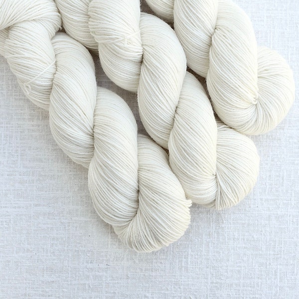 Fated Fingering - Natural White - Organic Merino, 437 yards, 4 ply