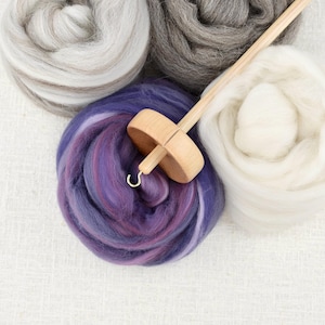 Himmlisches Lila Spindel Kit - 4 oz. Wolle, Holzspindel