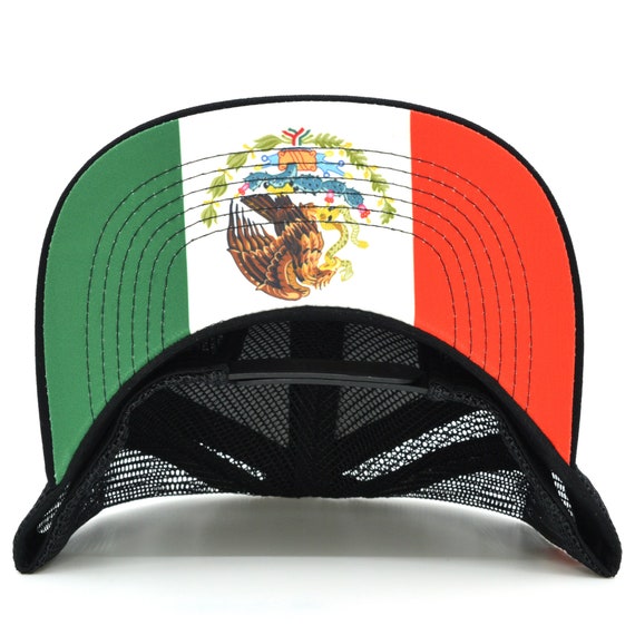 Cappello da camionista con bandiera americana ricamata Cappello da camionista con bandiera americana ricamata
