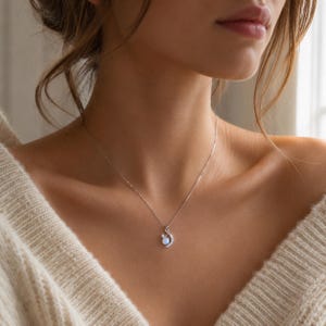 Opal Mond Halskette, Sterling Silber Halbmond Anhänger, CZ Celestial Gift, 18K Gold Vermeil