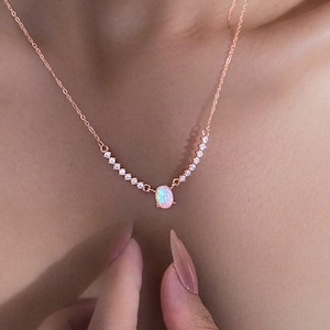 Collar de ópalo en oro rosa de Wishlilly / Colgante de plata de ley / Delicado collar de circonitas cúbicas / Regalo de aniversario / Joyería nupcial