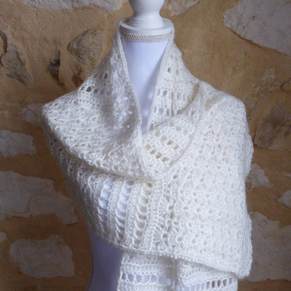 Etole crochet, fait main, blanche nacrée